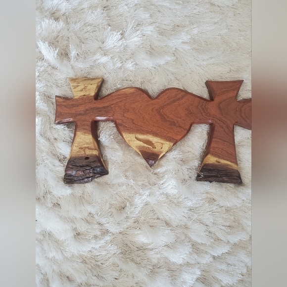 Handmade from cedar. Crosses with a heart in middle. Great for a gift - Picture 1 of 4